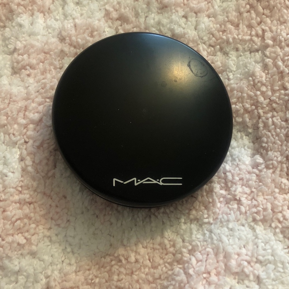 Final price🙏🏻MAC mineralize skin finish light plus